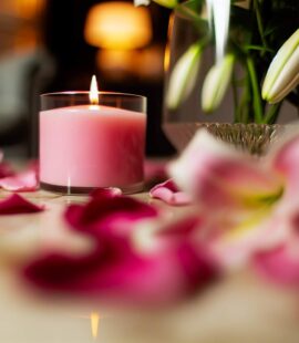 Bougie rose: romantisme et Ã©lÃ©gance chez vous